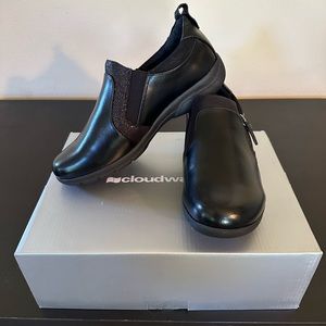NWT/NIB Cloudwalkers Comfort Step-In Flat.  Black.  Size 8W